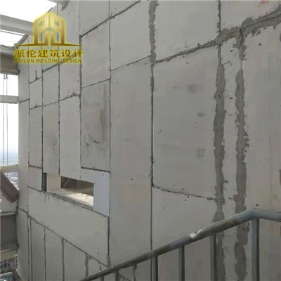 泄爆墙